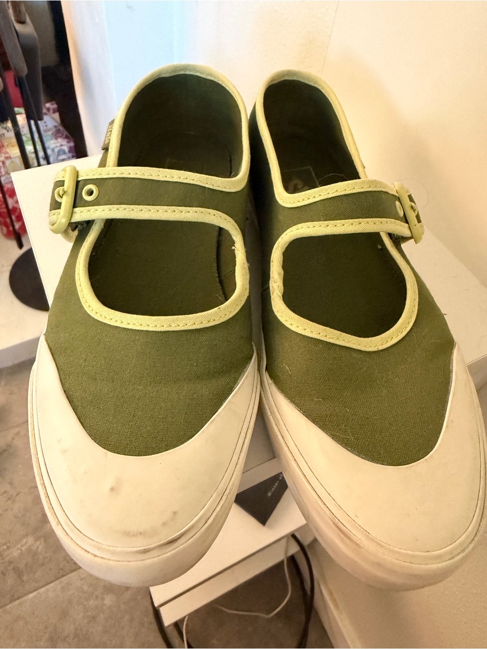 Vans Olive Green Mary Jane Canvas Sneakers with Lime Trim size 7.5 - Picture 2 of 6